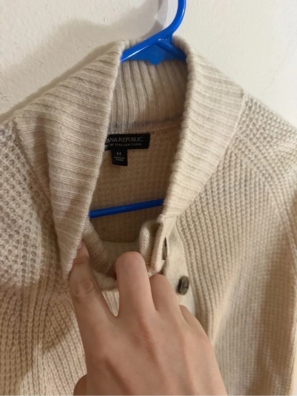 Banana Republic Men’s Size Medium Cream Button Front Merino Fine Wool Sweater